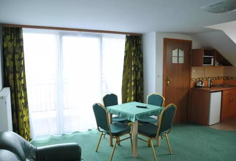 Aamiaismajoitus (B&B) Willa Stenia Center Apartamenty