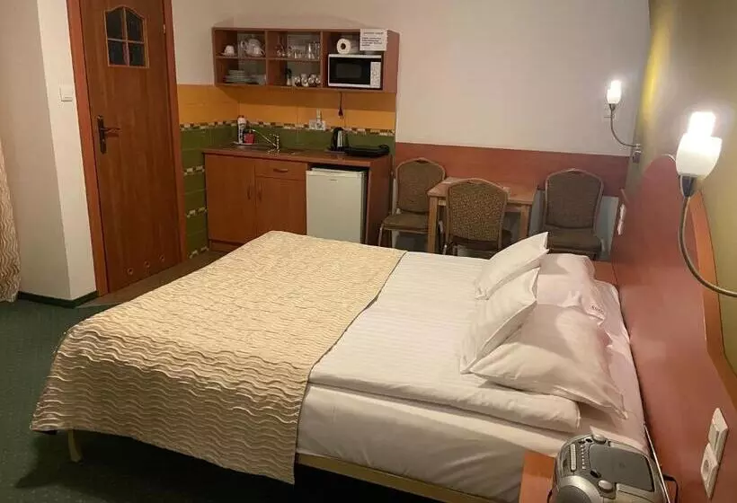 Aamiaismajoitus (B&B) Willa Stenia Center Apartamenty