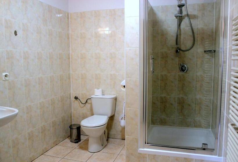 فندق Skalny Dworek