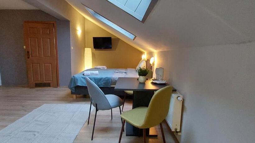 فندق Skalny Dworek