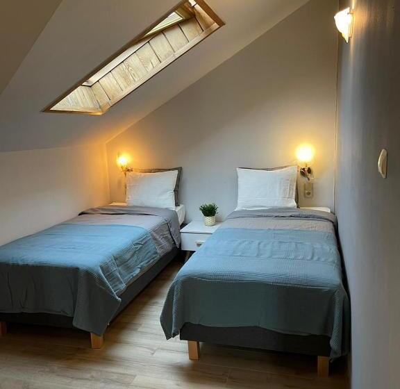 فندق Skalny Dworek