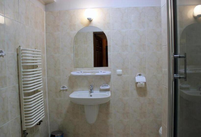 فندق Skalny Dworek