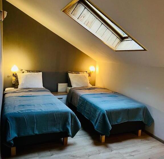 فندق Skalny Dworek