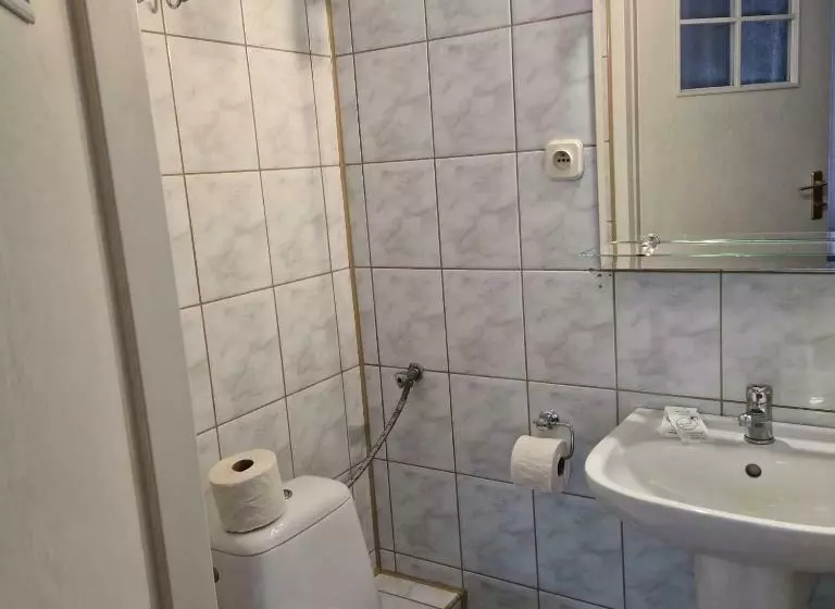 Majatalo Pokoje Gościnne Wilga