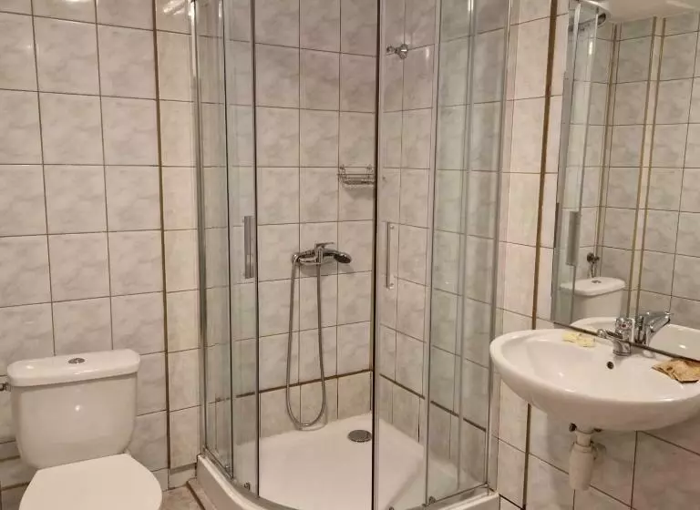 Majatalo Pokoje Gościnne Wilga