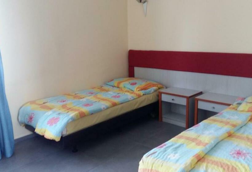 تختخواب و صبحانه Hot Elf Pokoje Gościnne