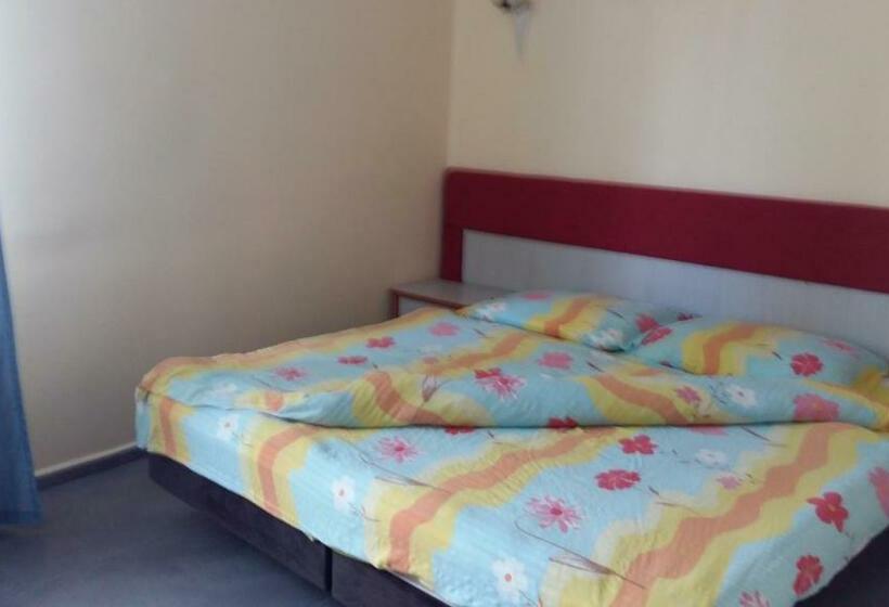 تختخواب و صبحانه Hot Elf Pokoje Gościnne