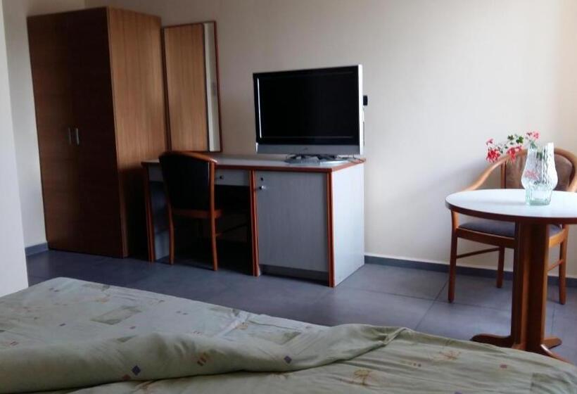 تختخواب و صبحانه Hot Elf Pokoje Gościnne