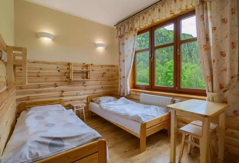 Aamiaismajoitus (B&B) Schronisko Pttk Trzy Korony