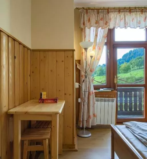 Aamiaismajoitus (B&B) Schronisko Pttk Trzy Korony