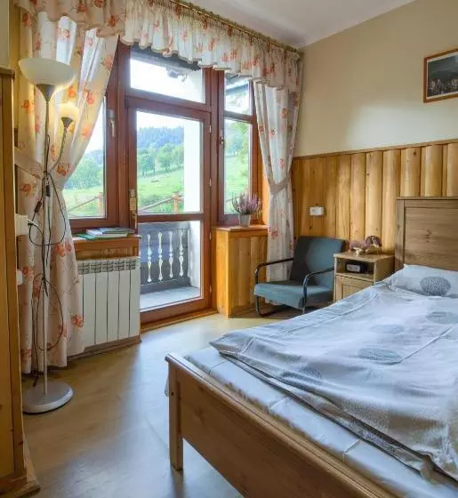 Aamiaismajoitus (B&B) Schronisko Pttk Trzy Korony