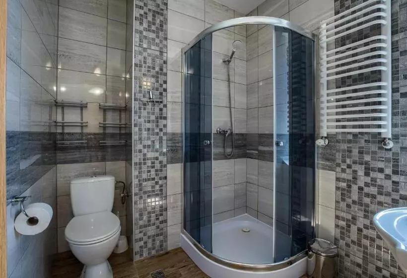 Aamiaismajoitus (B&B) Schronisko Pttk Trzy Korony