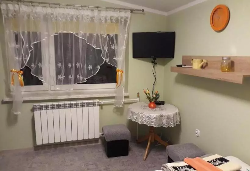 ホテル Agroturystyka Stokrotka