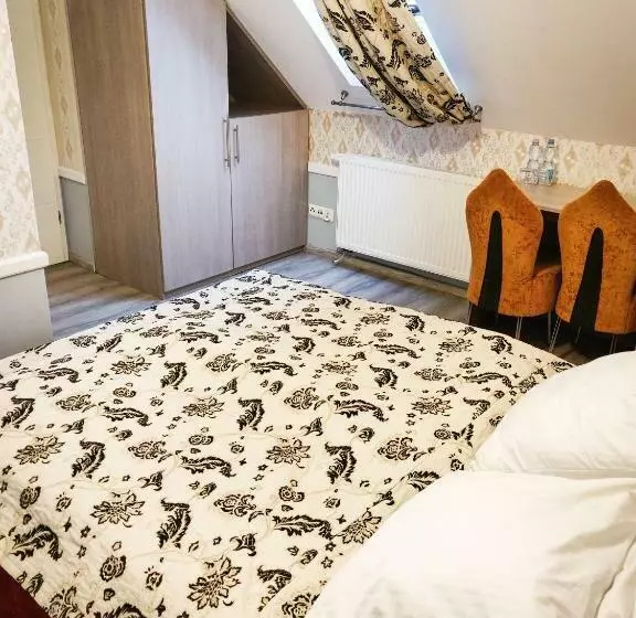 ホテル Dom Weselny Pod Kasztanem