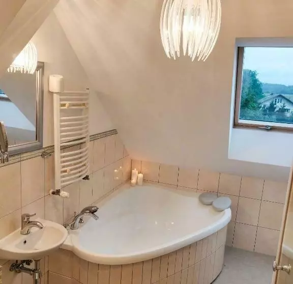 ホテル Dom Weselny Pod Kasztanem