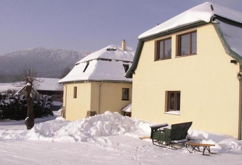 호텔 Agroturystyka Leszczynowy Dworek