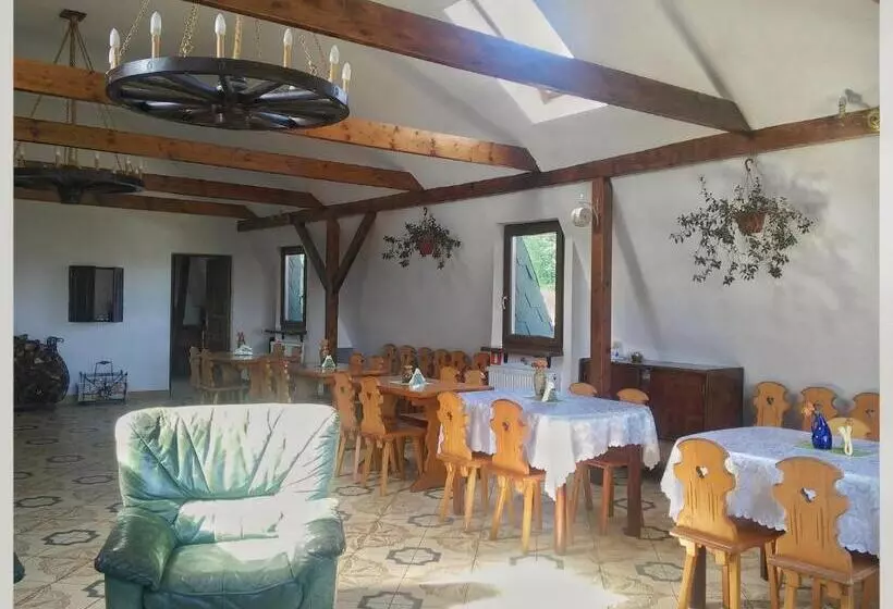ホテル Agroturystyka Leszczynowy Dworek