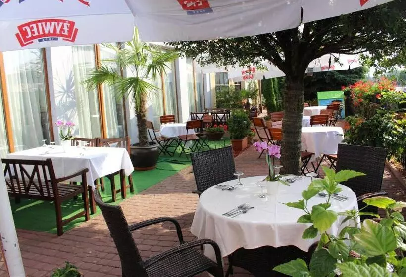 Hotelli Piano Cafe B&b