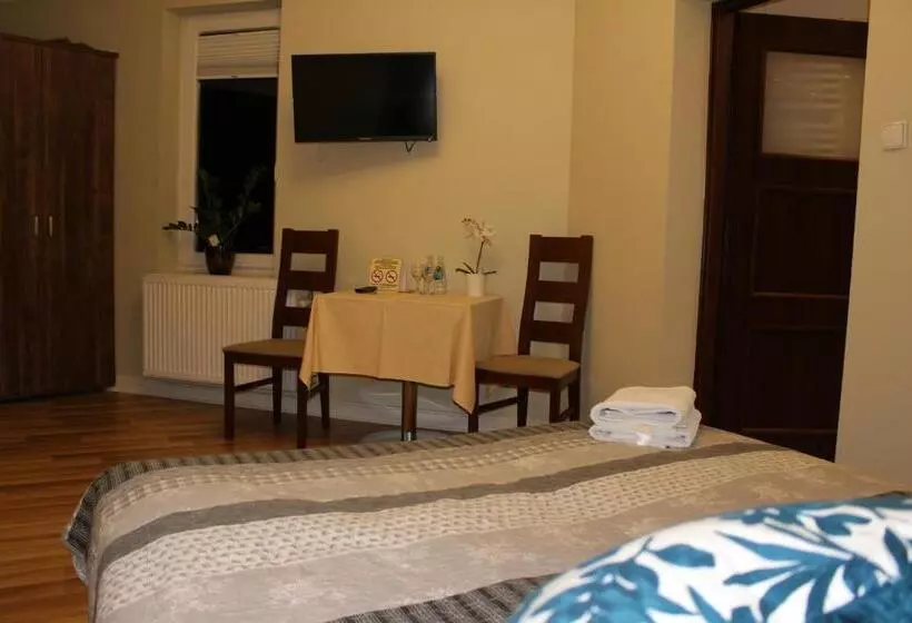 Hotelli Piano Cafe B&b