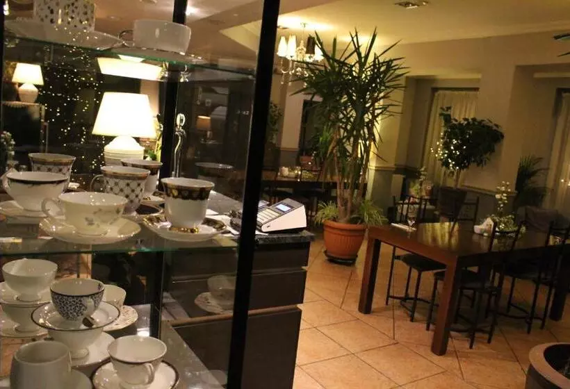 Hotelli Piano Cafe B&b