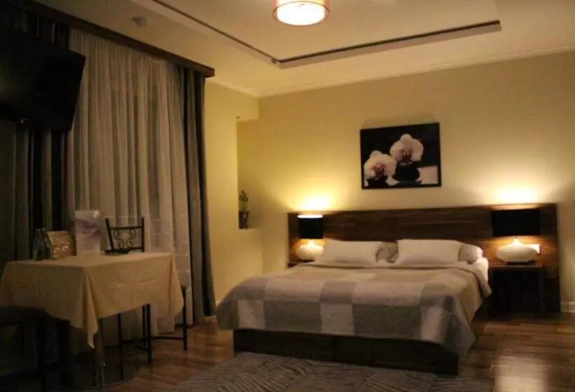 Hotelli Piano Cafe B&b