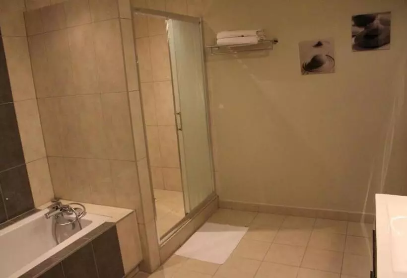 Hotelli Piano Cafe B&b