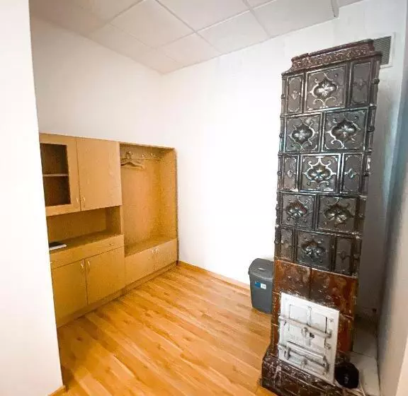 Schronisko Młodzieżowe Ptsm Alko