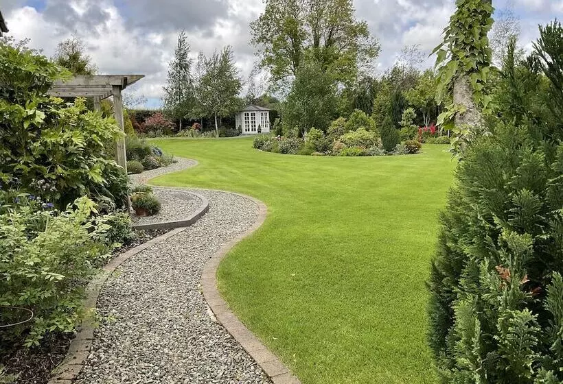 Bed and Breakfast Crowfield Country House