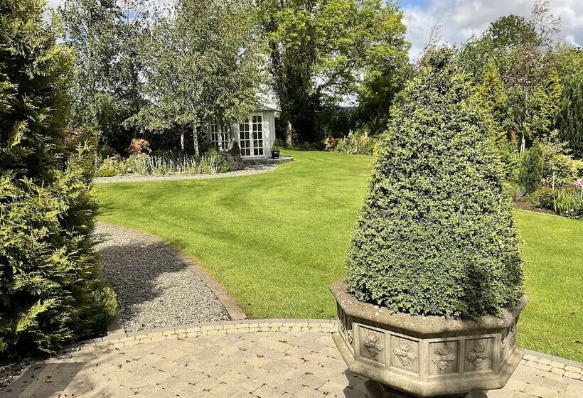 مبيت وإفطار Crowfield Country House