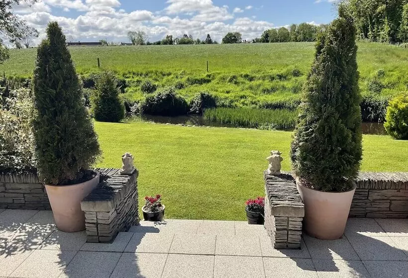 Bed and Breakfast Crowfield Country House