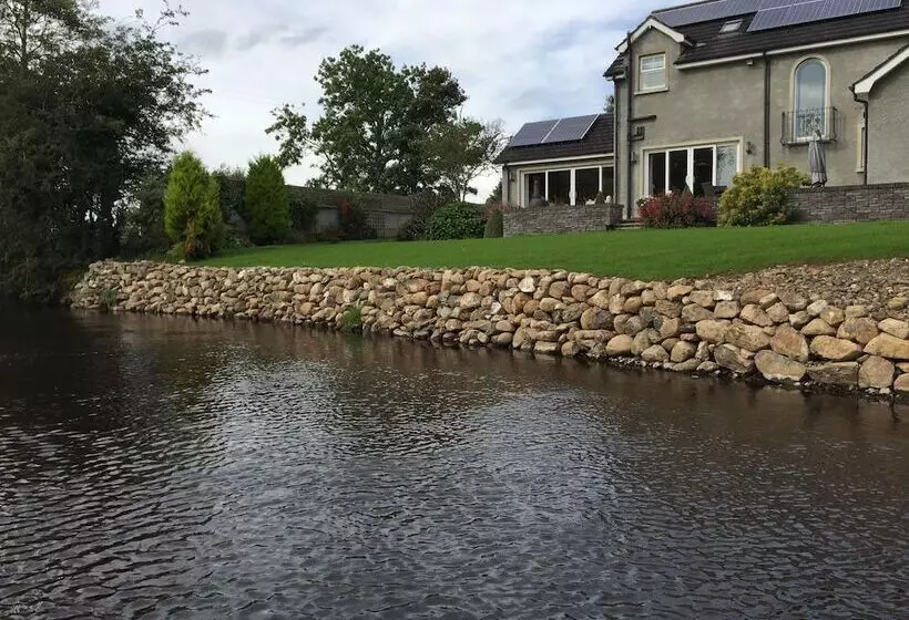 Bed and Breakfast Crowfield Country House