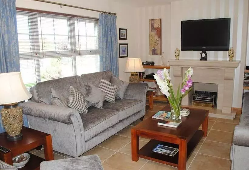 Bed and Breakfast Crowfield Country House