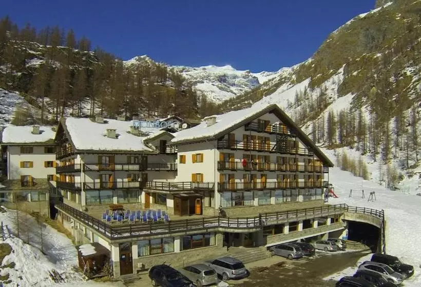 Hotel La Trinitè Monboso