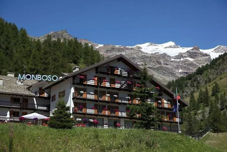 Hotel La Trinitè Monboso