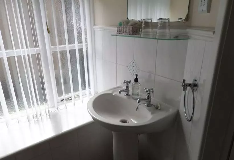 Отель The Robin Hood Inn