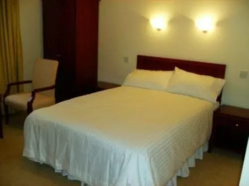 هتل The Hollybrook Country Inn