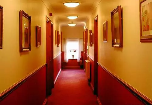 هتل The Hollybrook Country Inn