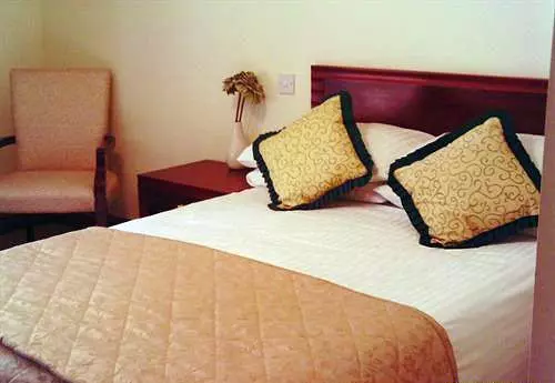 هتل The Hollybrook Country Inn