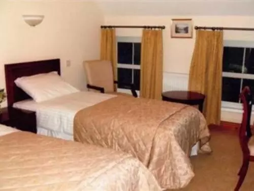 هتل The Hollybrook Country Inn