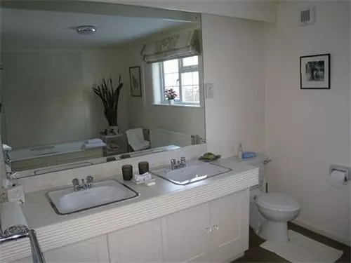 민박 The Moorhouse