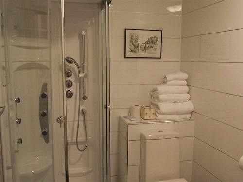 膳宿费 Birchwood House