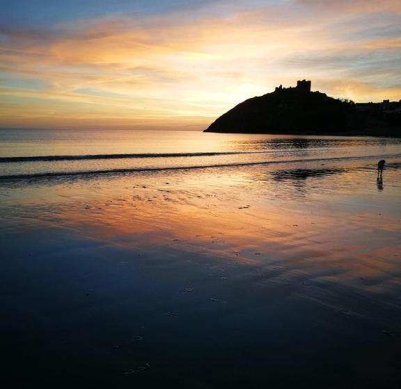 膳宿费 Bron Rhiw Guest House