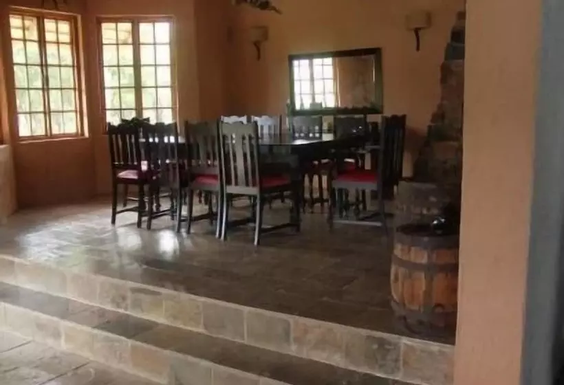 پانسیون Mokolodi House