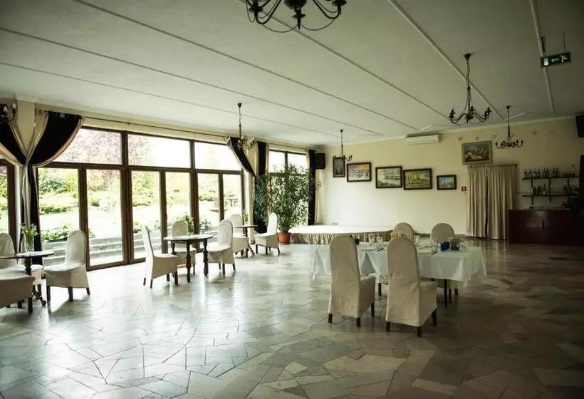 ユースホステル Lodownia