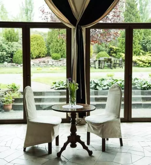 ユースホステル Lodownia