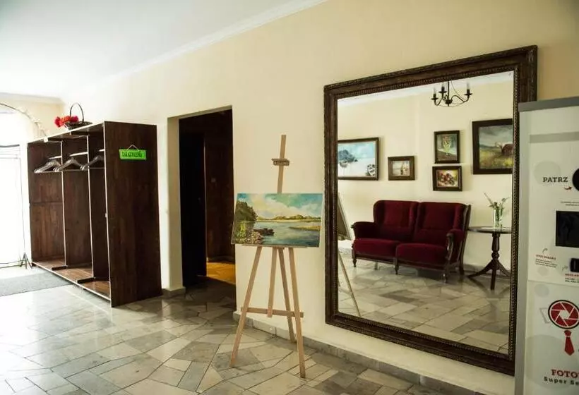 ユースホステル Lodownia