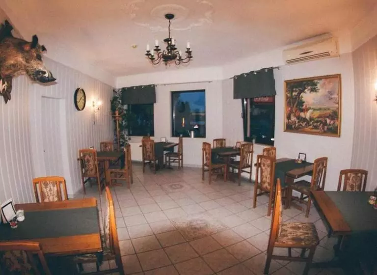 Retkeilymaja Zajazd Adampol