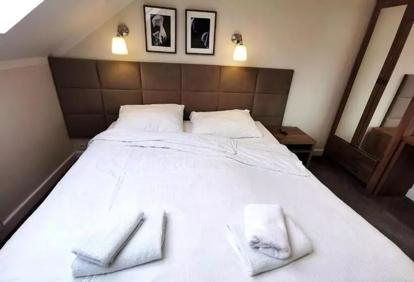 Retkeilymaja Zajazd Podzamcze