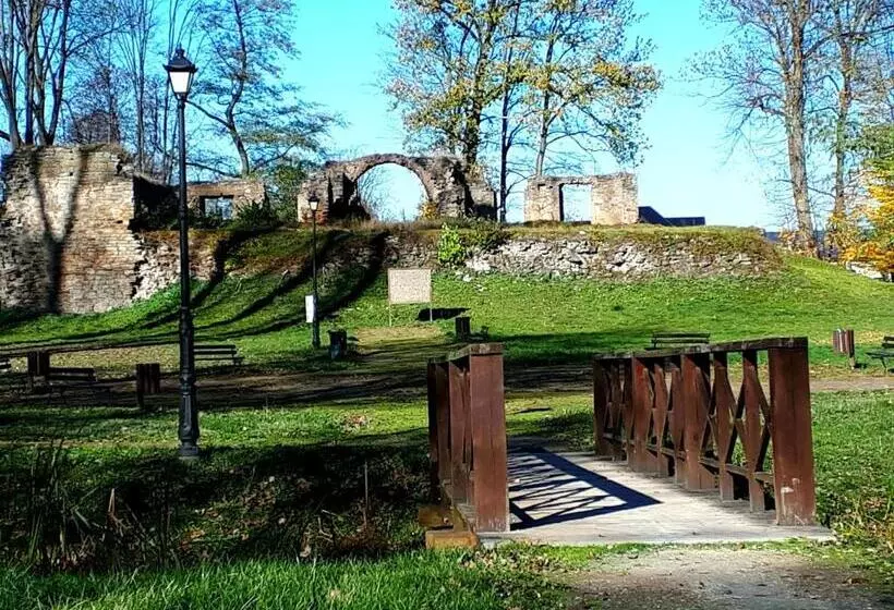 Retkeilymaja Zajazd Podzamcze