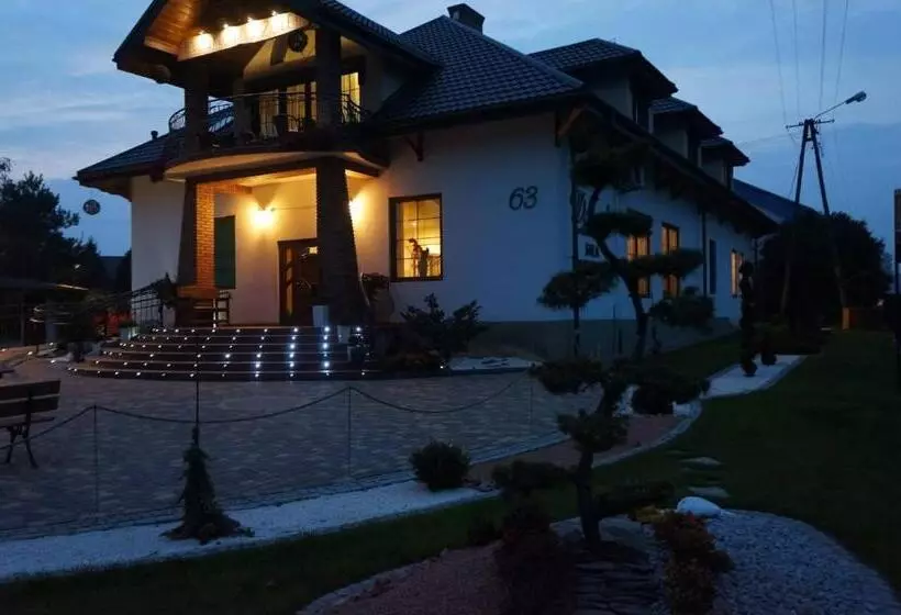 ベッドアンドブレックファースト Dworek W Dawnej Szkole